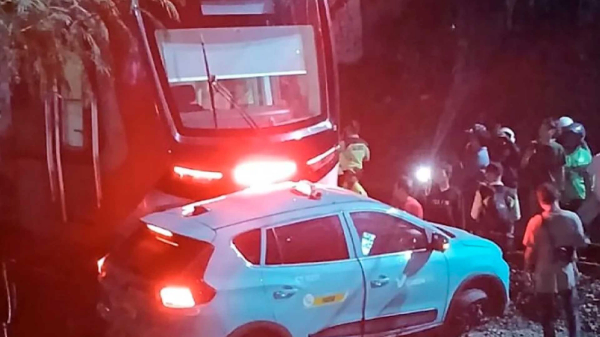 Kecelakaan Kereta Api Dengan Taksi, Siapa Yang Salah?