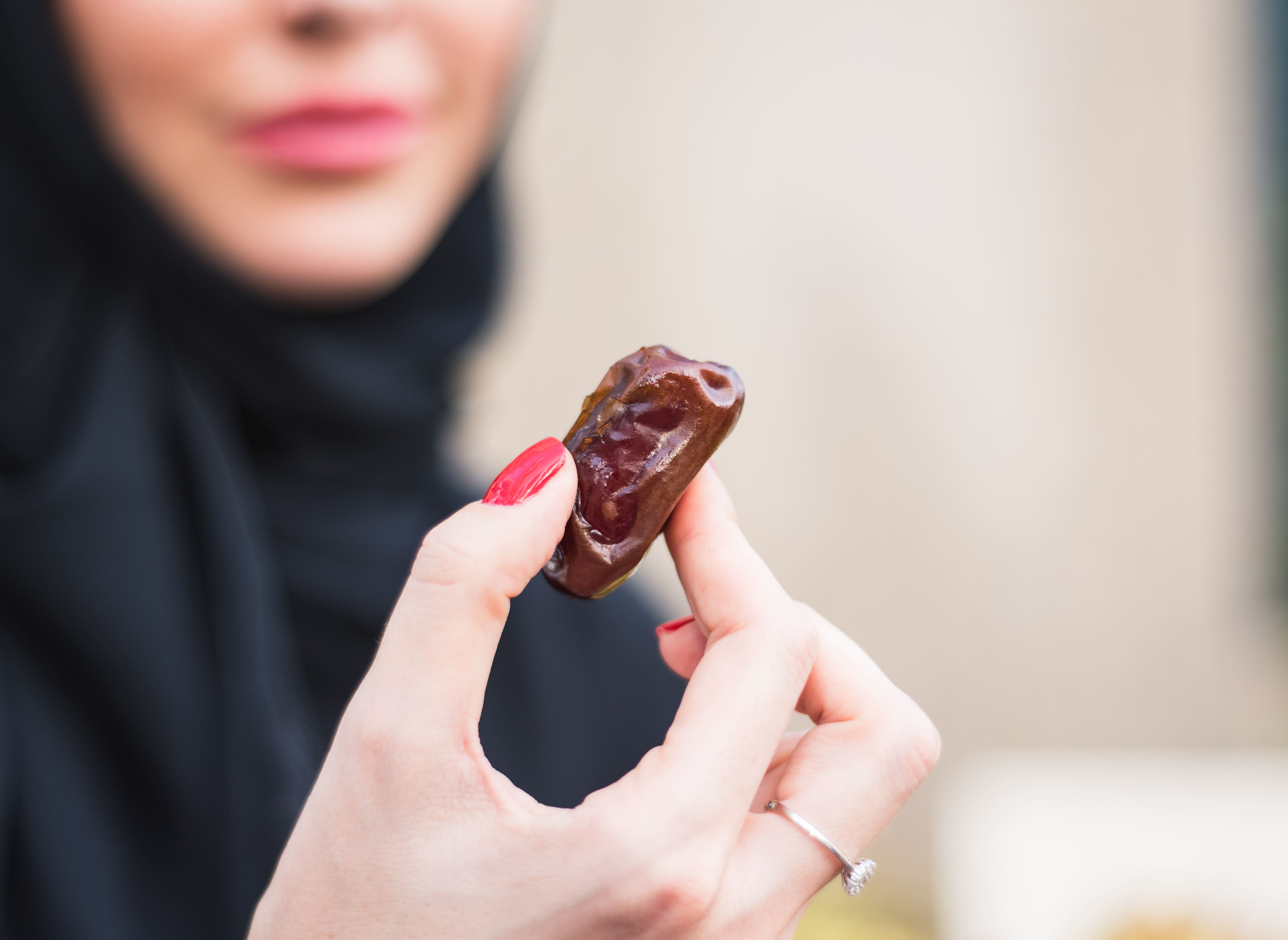 Kurma Yang Katanya Sehat Ternyata Ada Yang Ditambahkan Sirup Gula, Bagaimana Dampaknya ke Kesehatan?