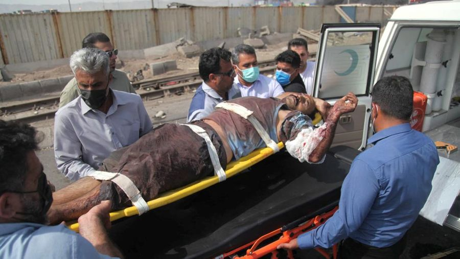 Ledakan Dahsyat Guncang Pelabuhan Iran: 14 Orang Tewas & 750 Terluka