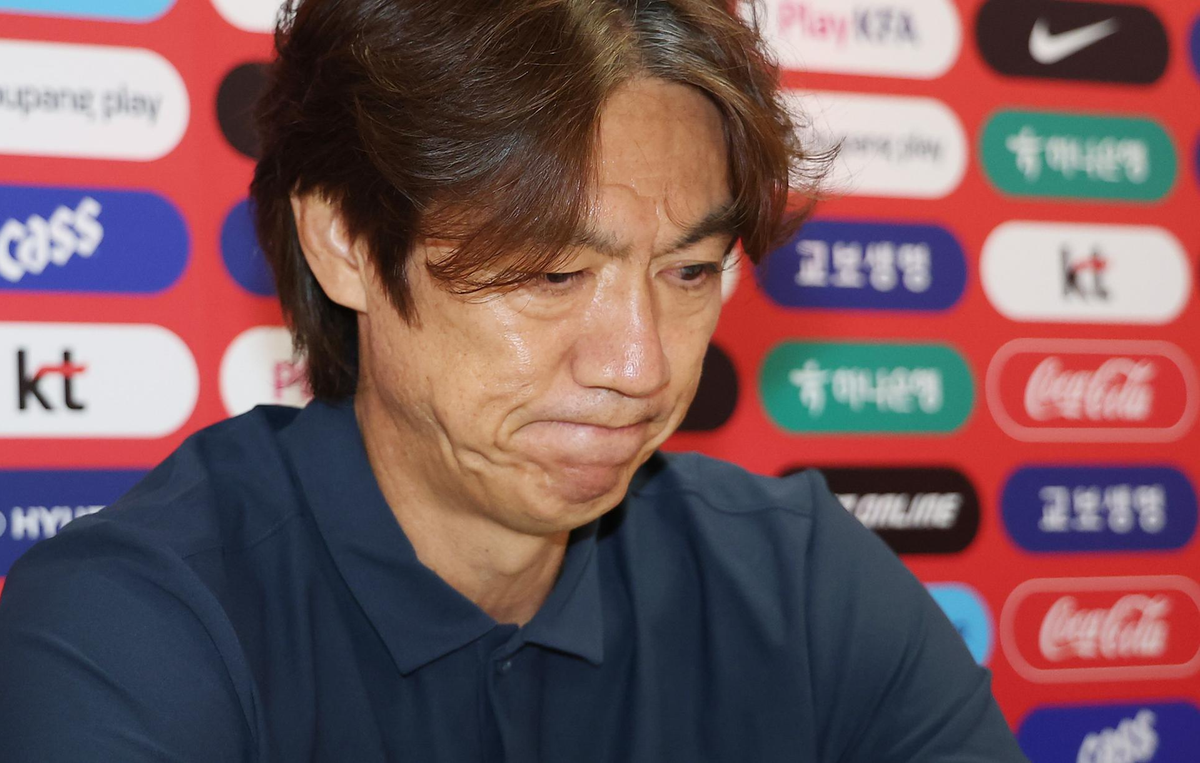 Pelatih Timnas Korea Hong Myung Bo Dikejam Habis Setelah Pulang Bawa Kekalahan