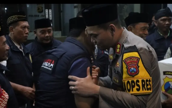 Banyak Kasus Kekerasan, Prabowo Minta Polisi Rangkul Rakyat
