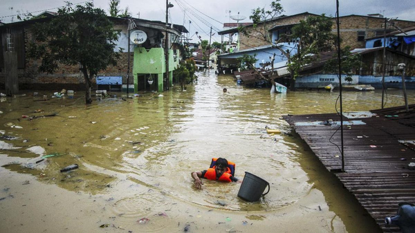Warga Medan Diterjang Hujan Badai, Sejumlah Sungai Meluap Akibat Tingginya Curah Hujan