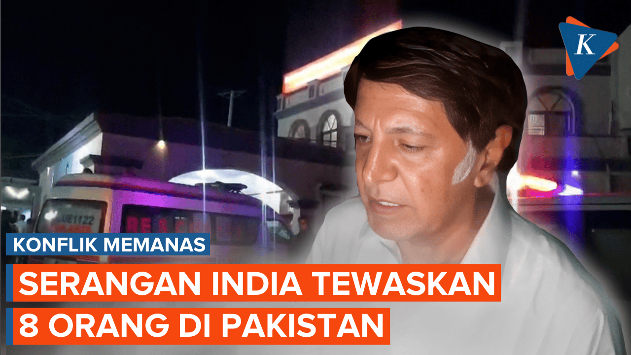 Jet tempur India meluncurkan serangan udara di wilayah Kashmir, dengan latar belakang pegunungan dan asap membubung.