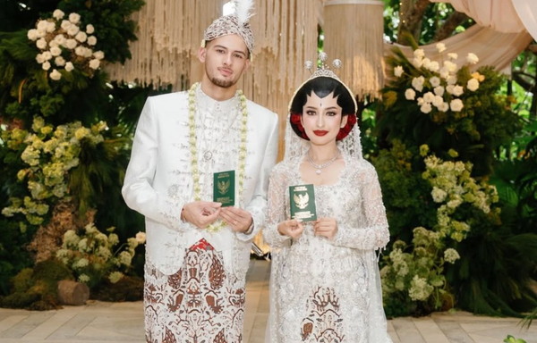 Gunakan Adat Jawa, Pernikahan Jennifer Coppen dan Justin Hubner Tuai Pujian