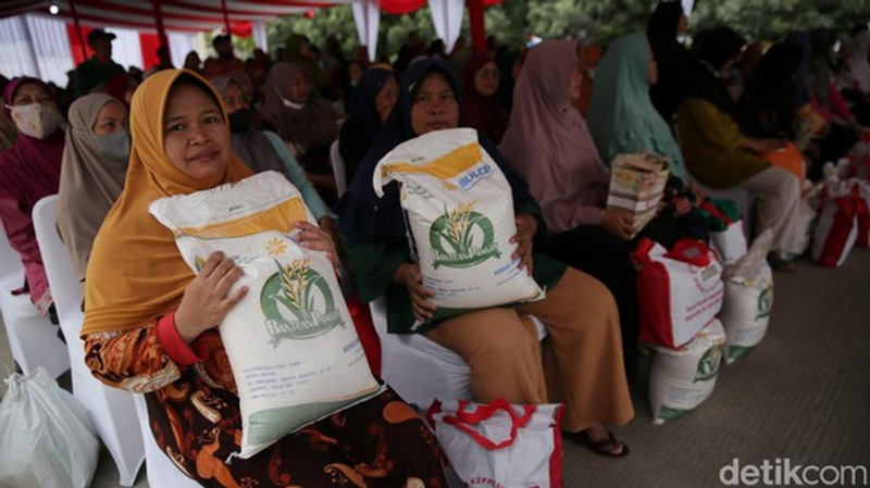 Warga Kurang Mampu Belum Semua Dapat Bansos, Ini Respon Pemerintah
