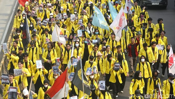 Mahasiswa BEM UI Turun Ke Jalan, Desak Pemerintah Dengan Tuntutan 11+9