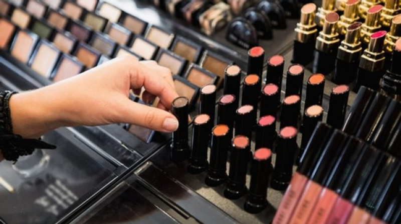 Ekonomi Melemah Tetapi Daya Beli Kosmetik Tetap Tinggi, Bagaimana BIsa?