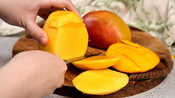 Biasa Dimakan Buahnya, Kulit Mangga Ternyata Punya Banyak Manfaat