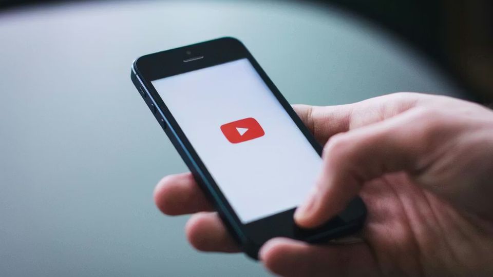 Dougs lance sa chaîne YouTube