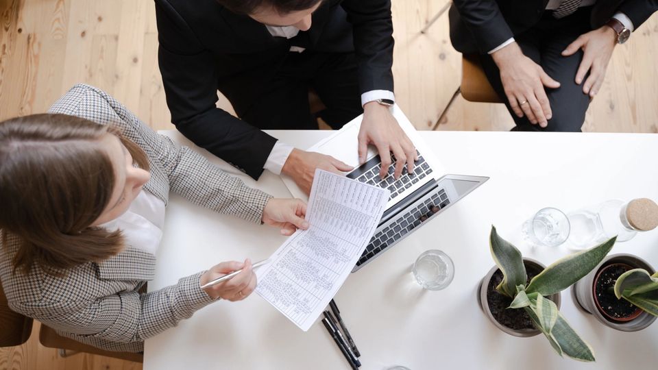 Société Civile Professionnelle (SCP) : définition, fonctionnement et différences avec la SEL