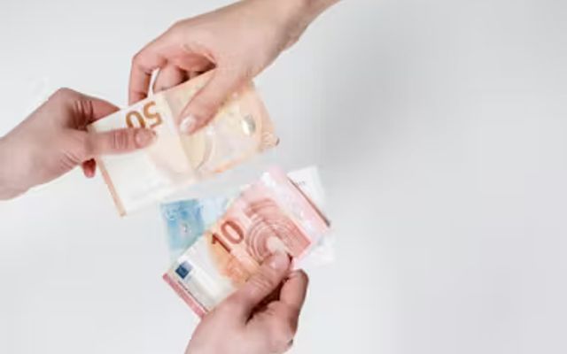 Arrhes ou acompte : quelle est la différence et que choisir ?