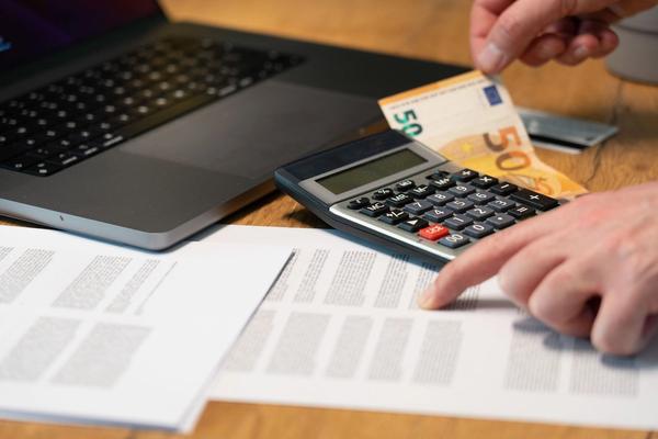 Solde débiteur : guide pratique pour entrepreneurs