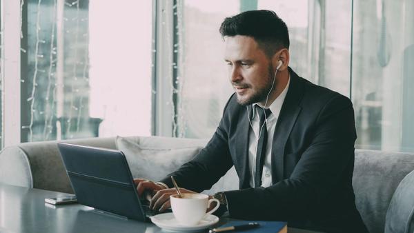 Comment devenir consultant SAP ? Formations, certifications, statut et débouchés