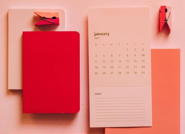 Jours calendaires : définition, calcul et différences avec les jours ouvrés et ouvrables