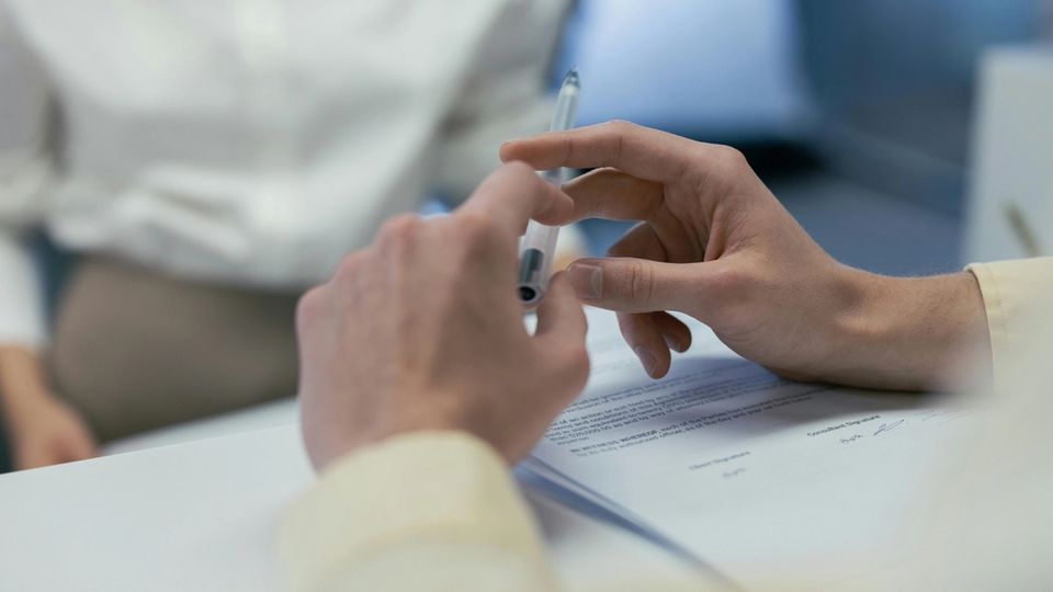 Licenciement sans cause réelle et sérieuse : définition, indemnités et recours