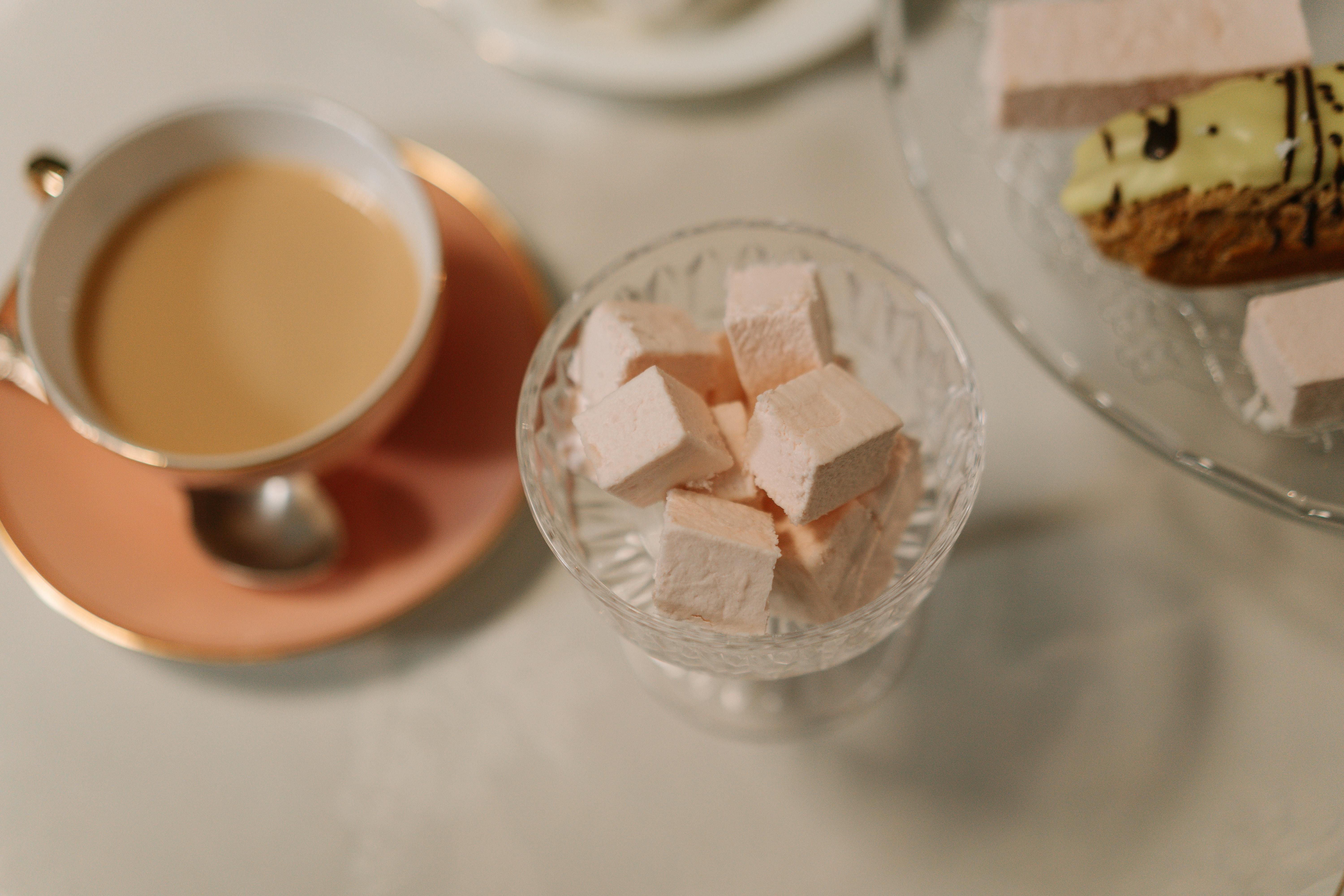 Ouvrir un salon de thé : guide complet pour réussir 