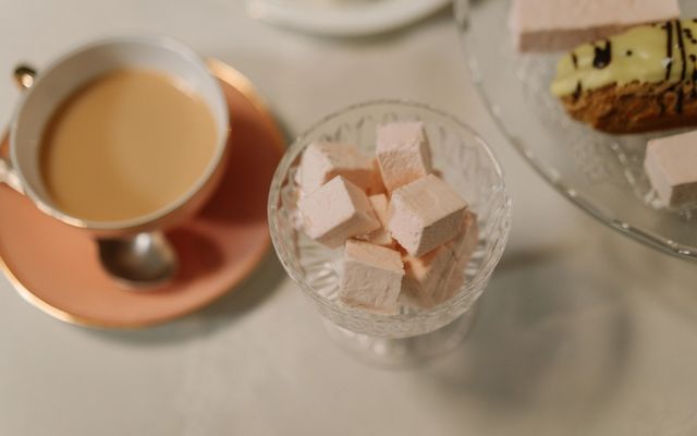 Ouvrir un salon de thé : guide complet pour réussir