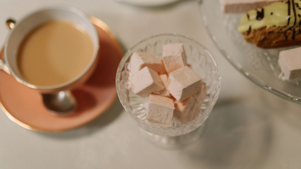 Ouvrir un salon de thé : tout savoir pour se lancer sereinement