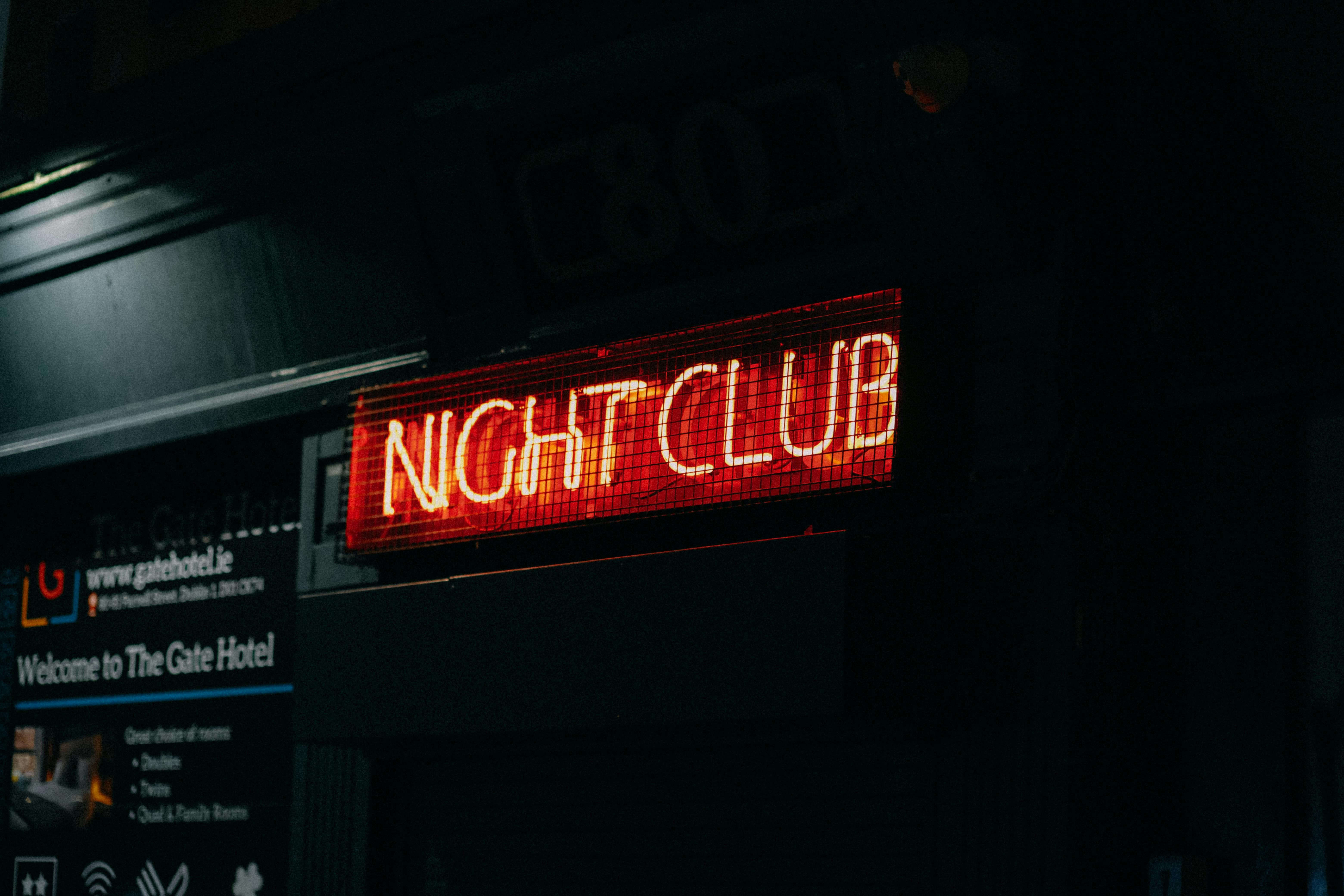 Ouvrir une boîte de nuit : tout savoir pour réussir son projet