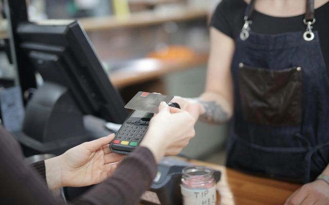 Tout savoir sur la TVA restauration : taux et règles clés