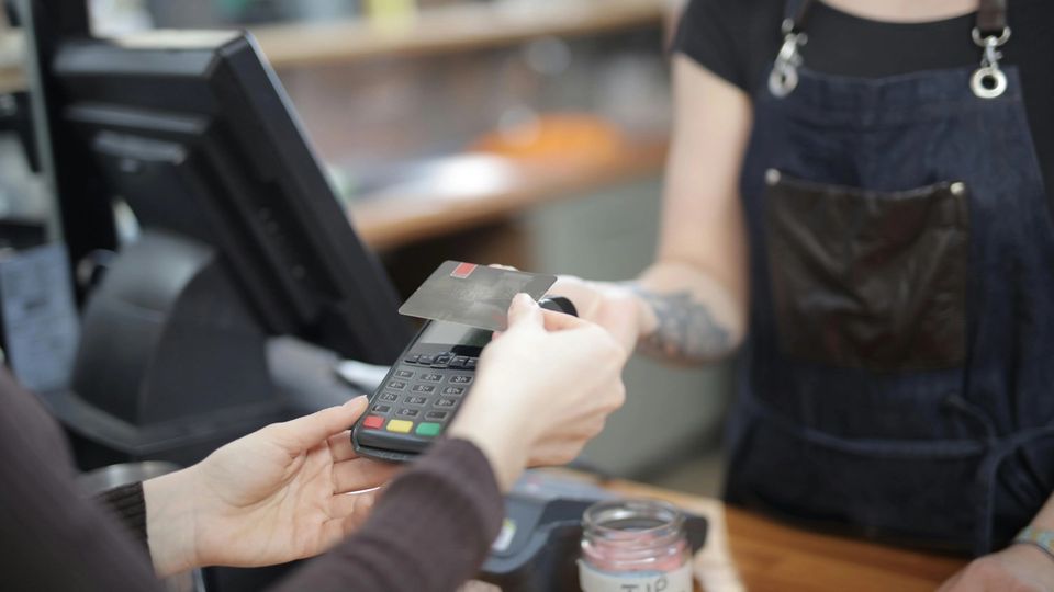 TVA en restauration : quels taux appliquer selon la situation ?