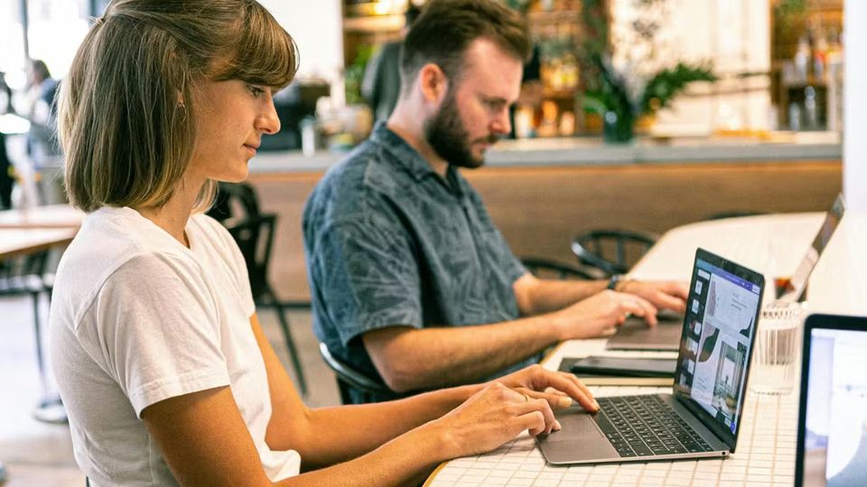 Tout comprendre sur le statut de conjoint associé (2026)