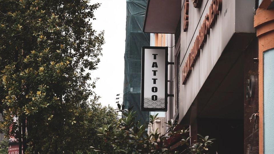Comment devenir tatoueur ? Formation, statut, budget, étapes