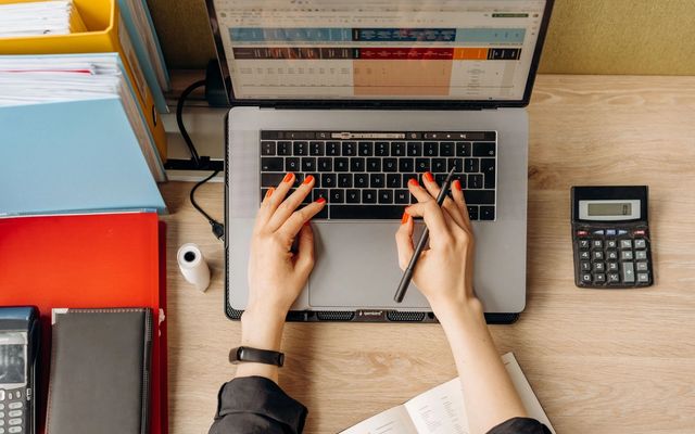 Logiciel pour faire des fiches de paie : notre sélection en 2026