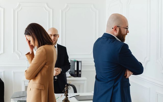 Gestion de conflit en entreprise : guide pratique Dougs