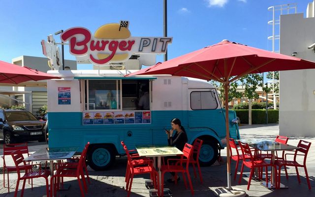 Ouvrir un fast-food : étapes, budget et statut