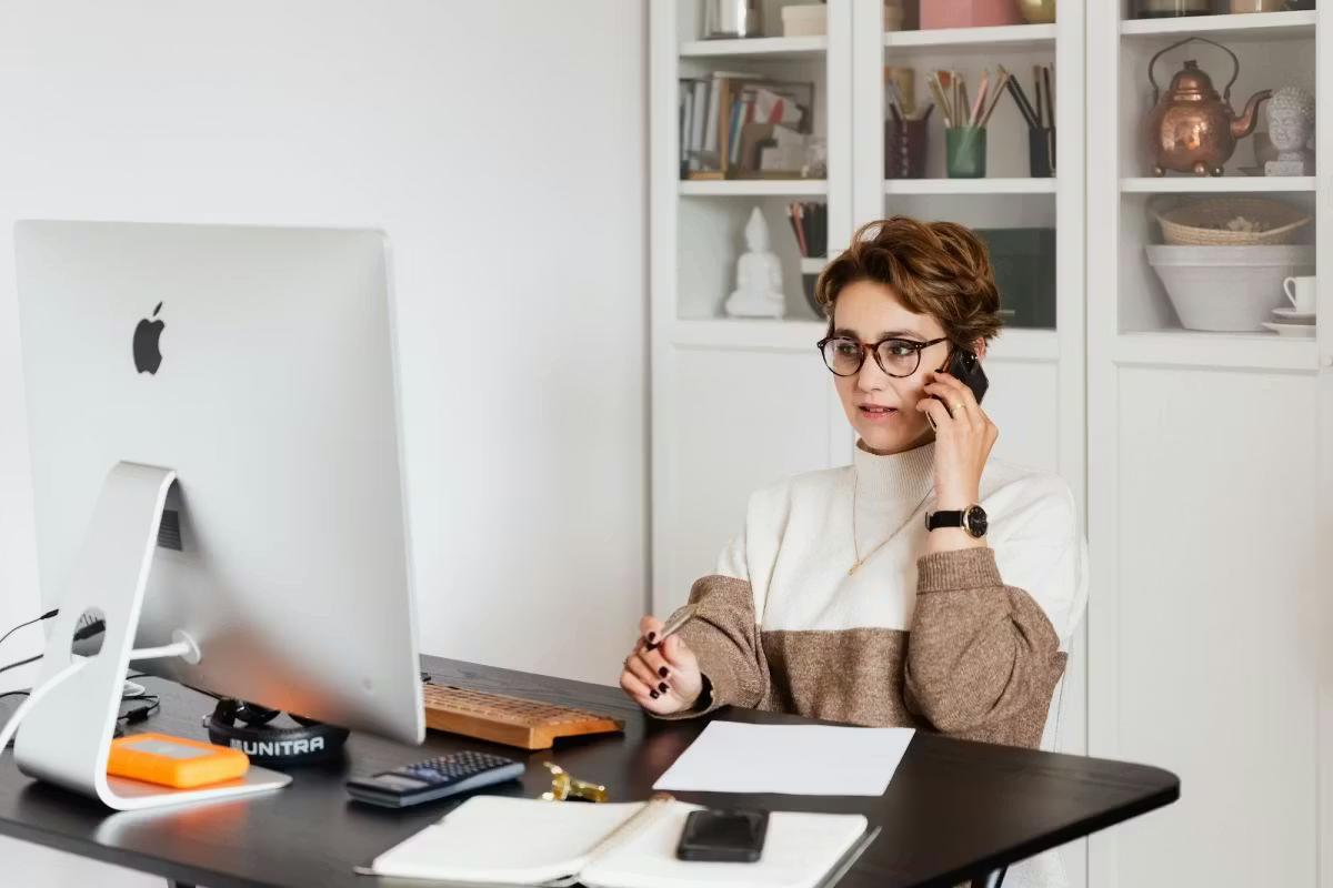Peut-on être salarié et travailleur indépendant en même temps ?