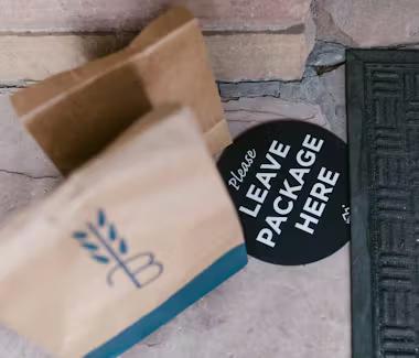 Facture avec frais de port : astuces et bonnes pratiques