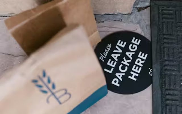 Facture avec frais de port : astuces et bonnes pratiques