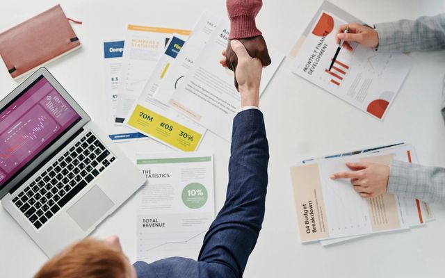 Aide à la reprise d’entreprise : dispositifs et financements