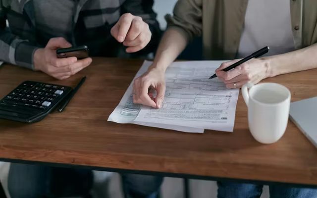 Factures et devis : différences, complémentarité et organisation