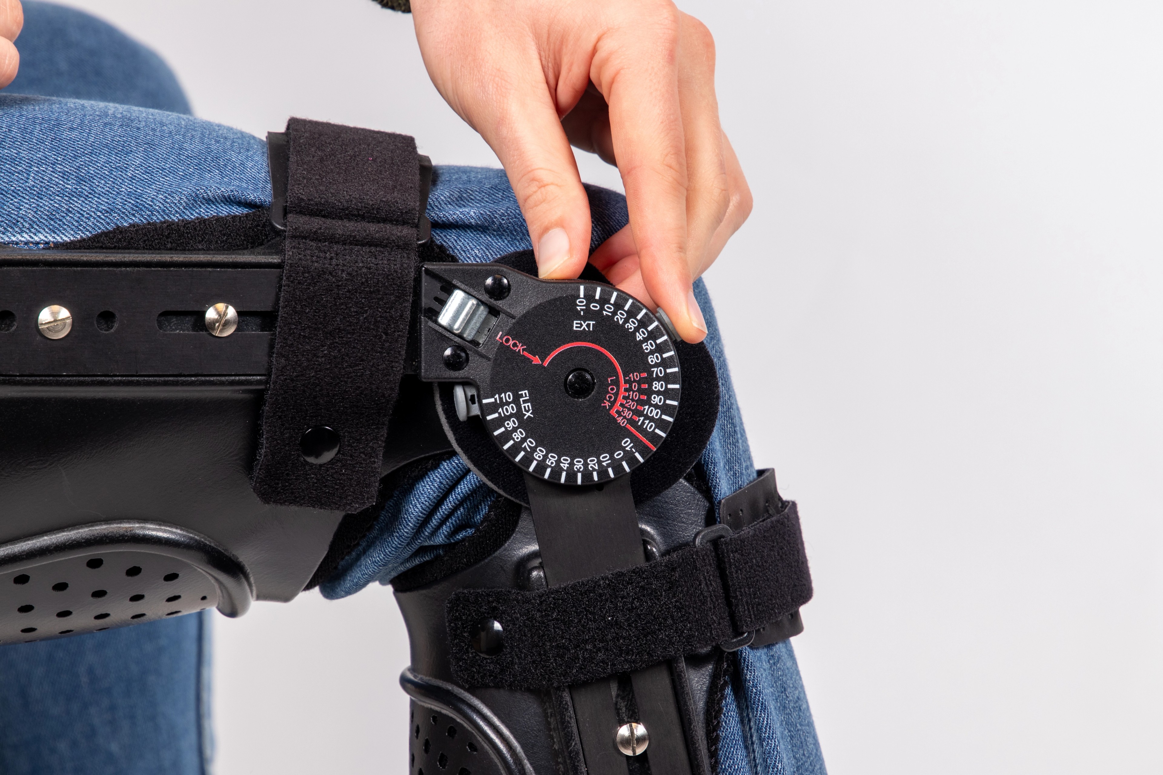 Custom-made knee orthoses