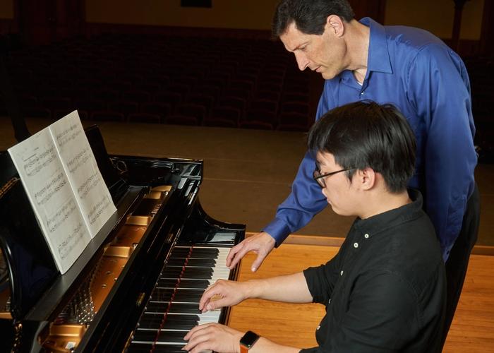 How Piano Learning Introduces Continuous Adjustment