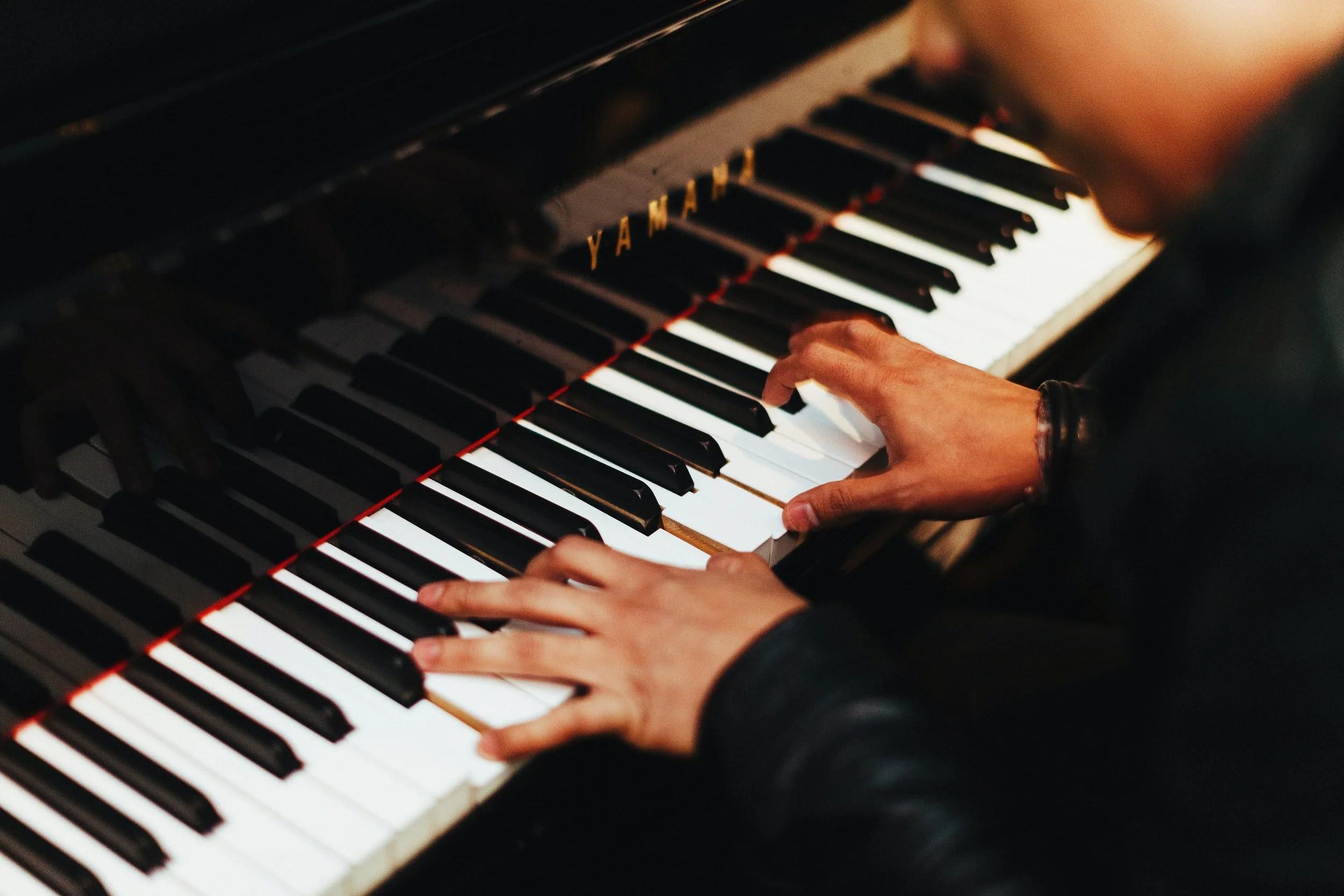 How Piano Learning Introduces Continuous Adjustment