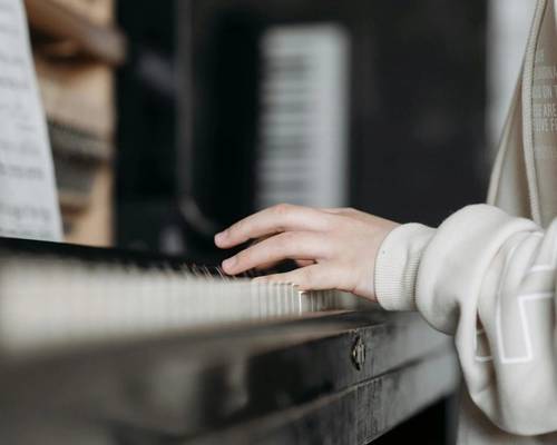 the way piano lessons develop self confidence with gradual improvement