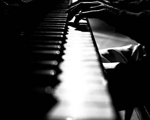 The Emotional Power of Piano Music: the Reason why it Resonates so strongly with people.
