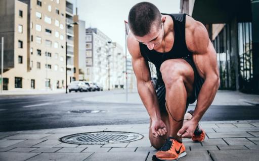 Man getting ready for Sit Ups - How Many Calories Do Sit Ups Burn