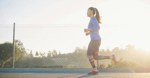 woman running fast - Active vs Resting Calories