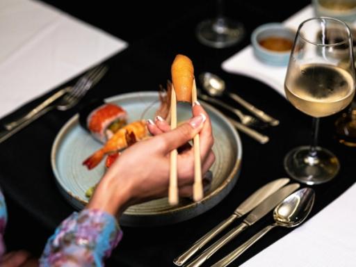 Person Eating - Does Collagen Count Towards Protein Macros?