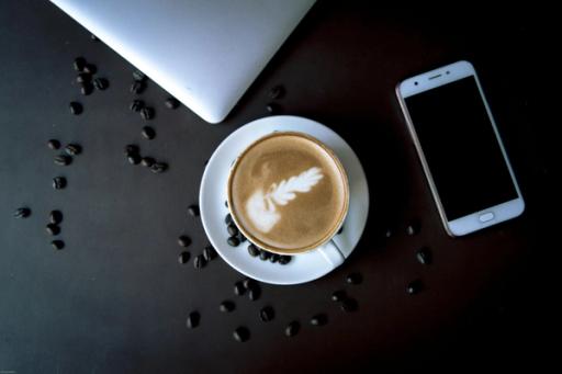 coffee with mobile - Best Food Journal App