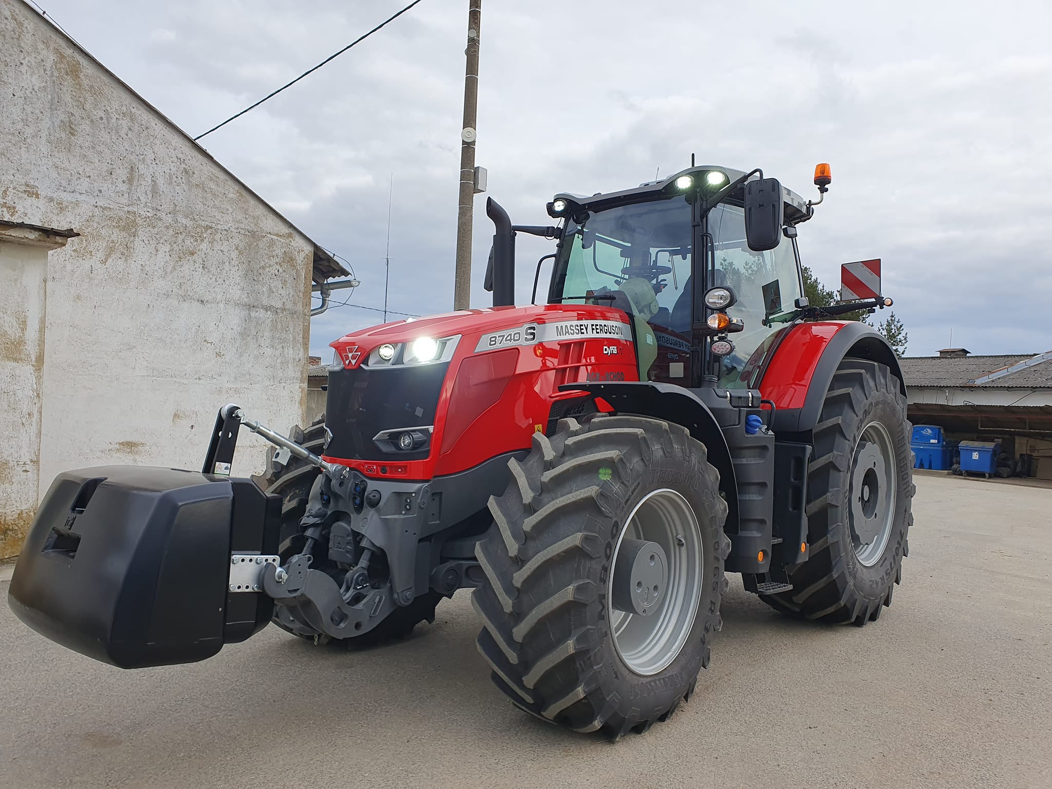 Nový traktor Massey Ferguson