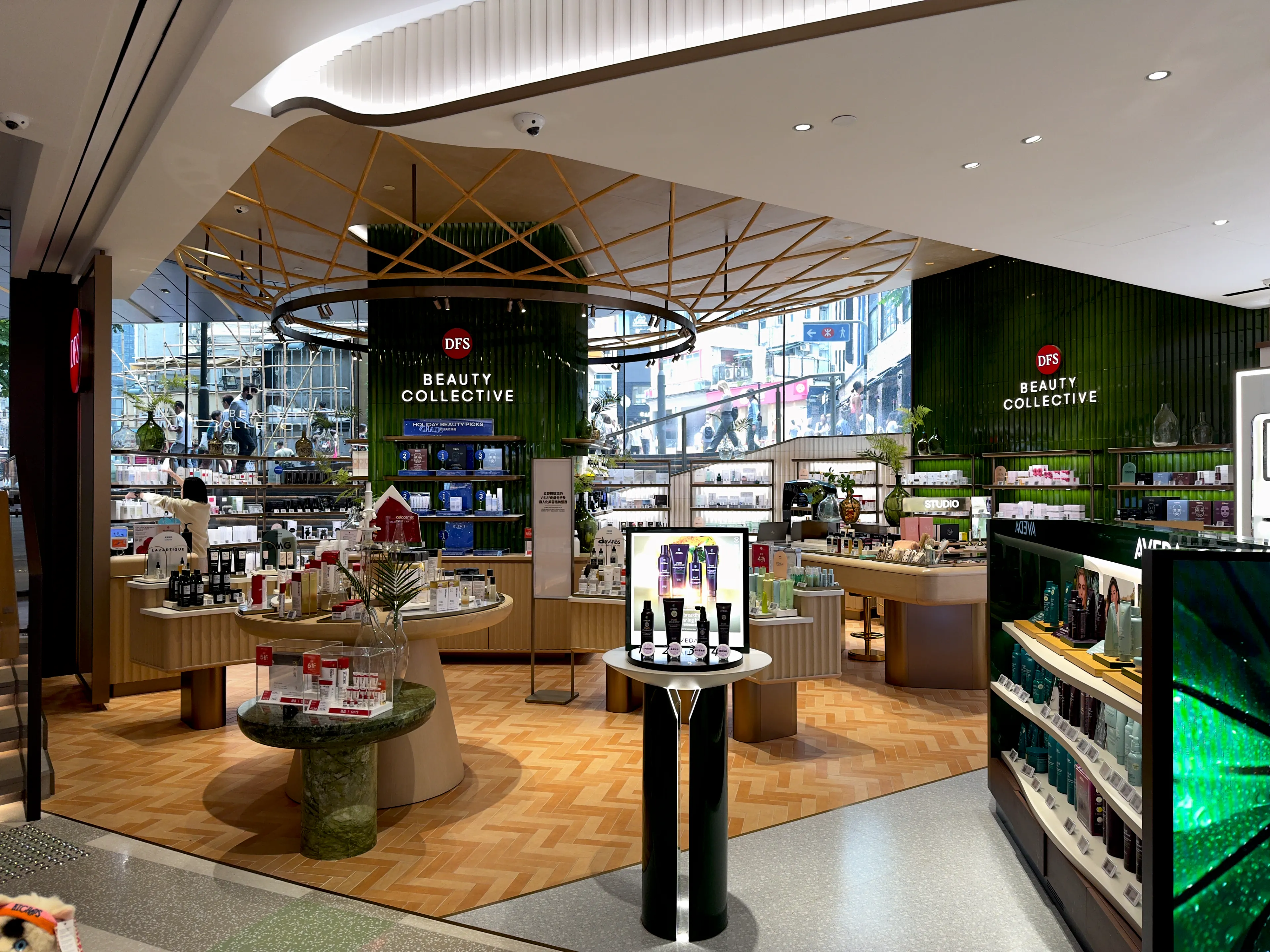 An interior shot of DFS Hysan Place Beauty Hall.