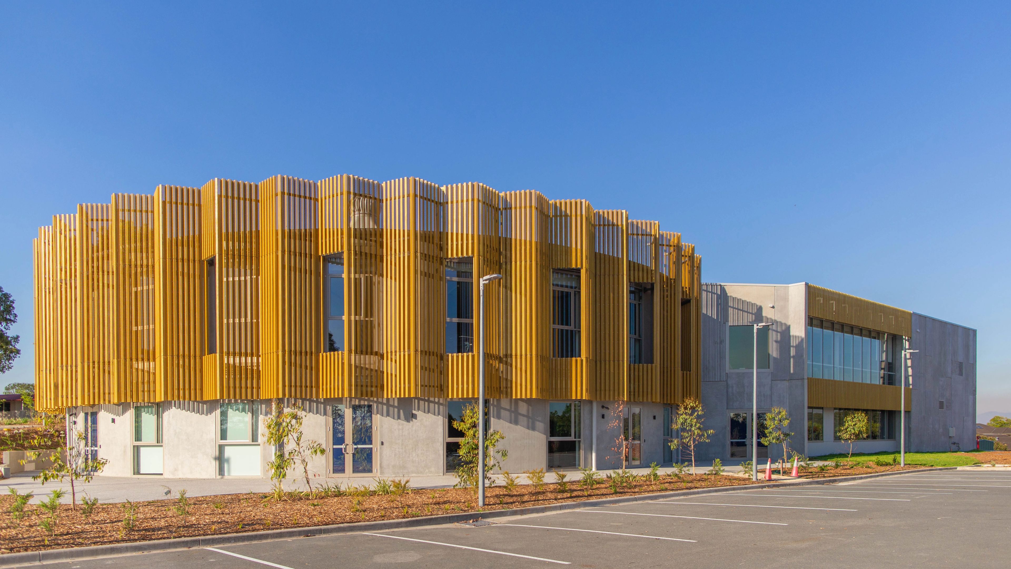 An exterior shot of the Senior Building at Macquarie College.