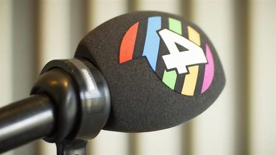 P4 logo på mikrofon