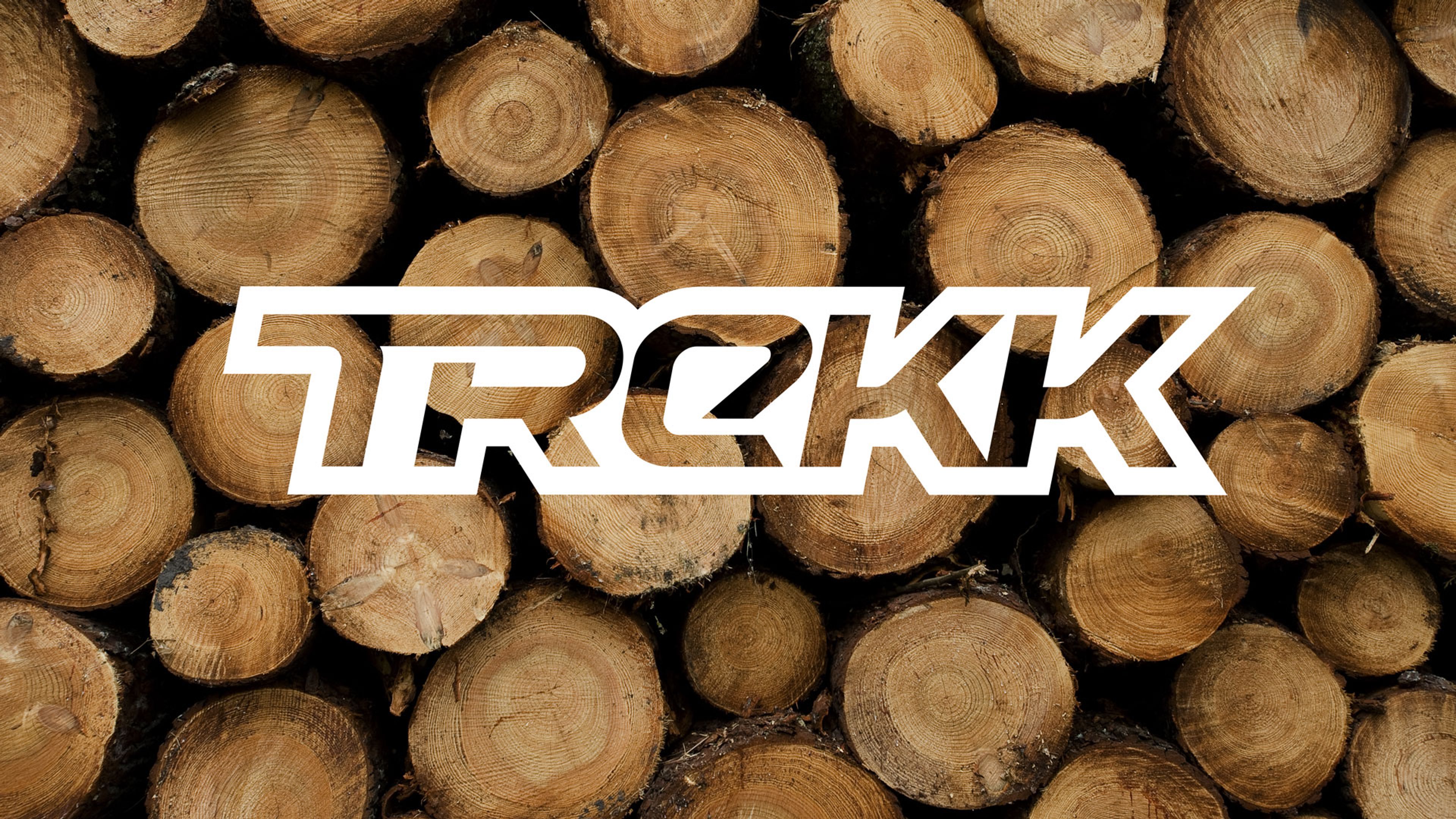 Trekks logo på tømmer