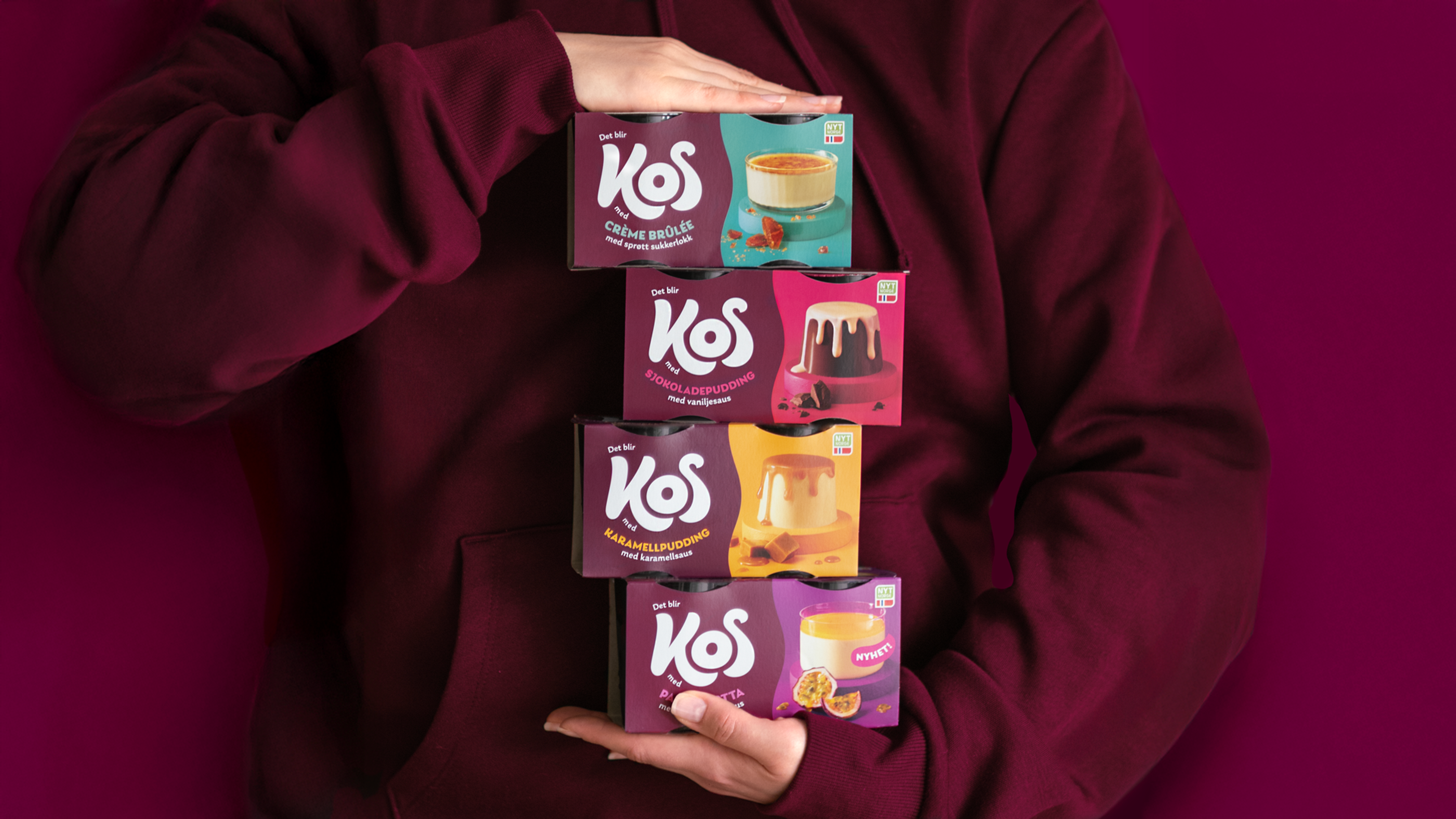 Fire esker Kos-desserter mellom hendene. Redesign av Kos visuell identitet og pakningsdesign, utviklet av Grid branding.
